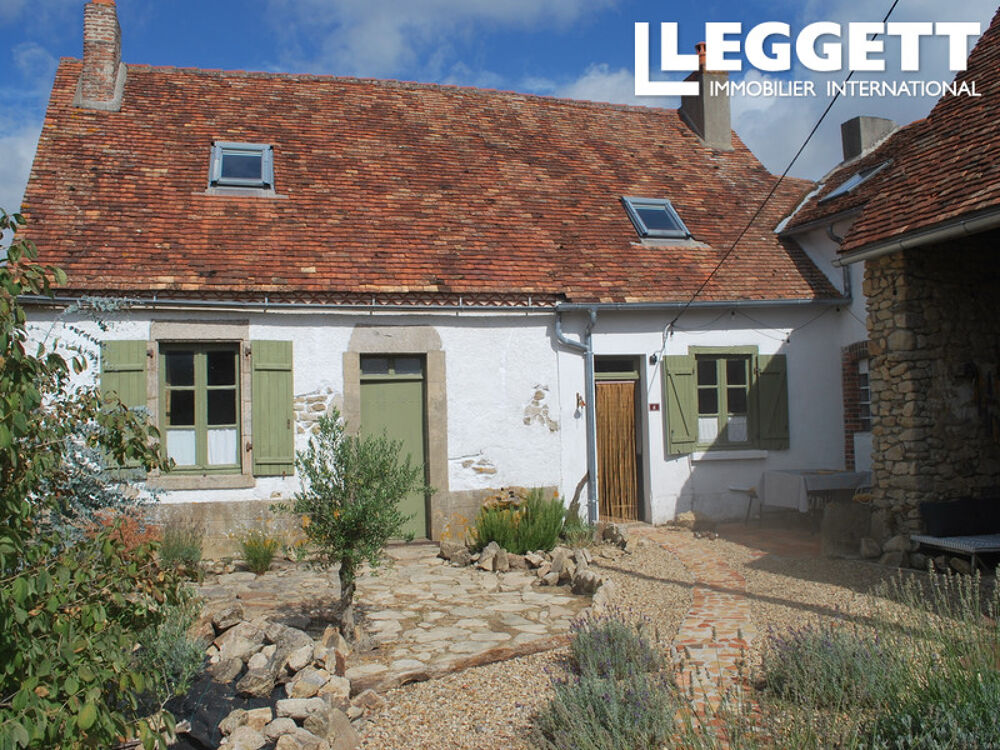 Vente Maison Une jolie maison de village indépendante comprenant une chambre, avec jardin attenant, grange et atelier Lussac-les-Églises
