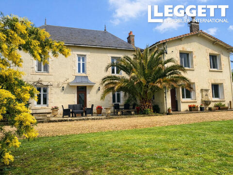   Propriété de Prestige avec  Maison de Maître et dépendances - Idéal Projet Touristique - piscine -Civray Maison - 12 pièce(s) - 368 m²