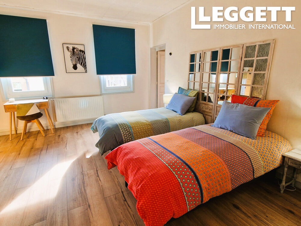 Vente Maison Grande Demeure en Pierre avec Piscine Chauffée, Cave & Garage ? Idéale Famille ou Chambres d?Hôtes Saint-seurin-sur-l'isle