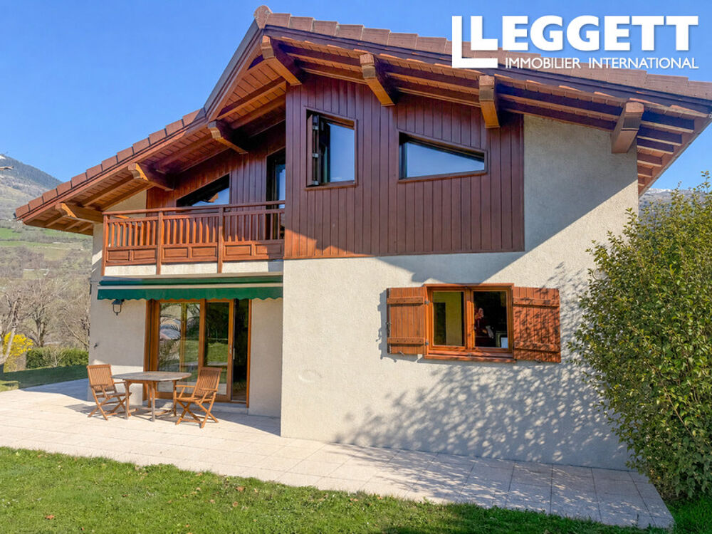 Vente Maison Grande maison avec 4 chambres, bureau, garages et jardin ensoleillé à Macot La Plagne. 15 minutes à la station La plagne tarentaise