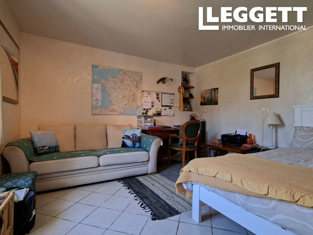 Vente Maison Charmante maison en pierres apparentes avec piscine chauffée, terrain clos, atelier d'art et batiments divers. Aigre