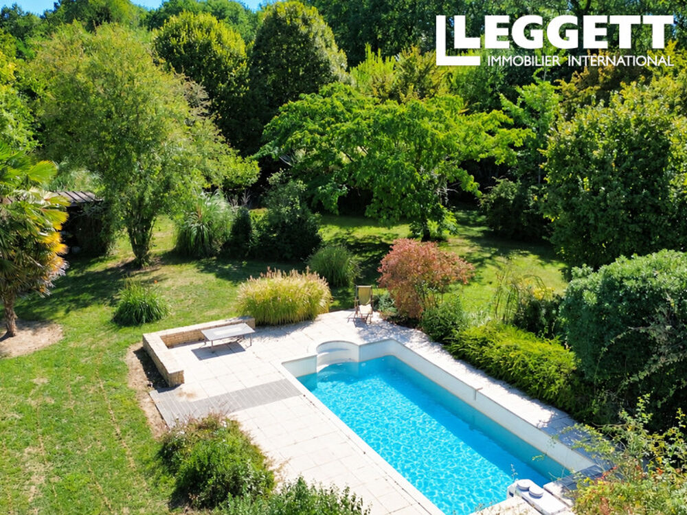 Propriété en Périgord Noir entre Sarlat et Montignac ? 2 maisons en pierre, 16 ha, piscine & dépendances