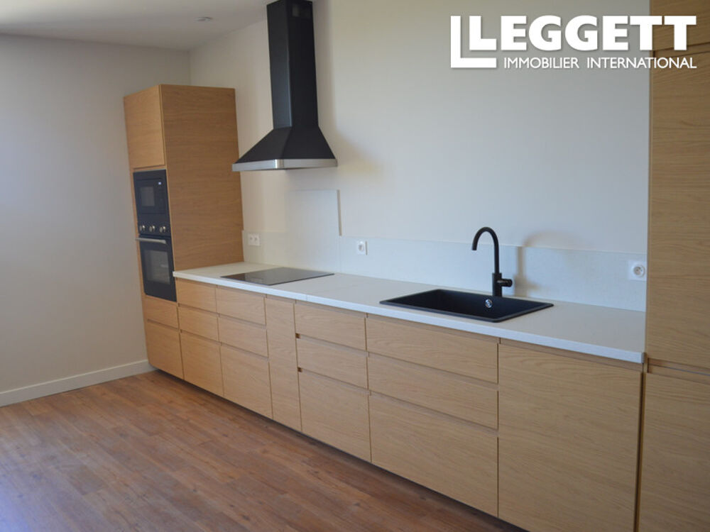 Vente Maison Dans un bourg tranquille, ensemble immobilier de deux maisons en pierre entièrement rénovées avec goût. Saint-lÉon