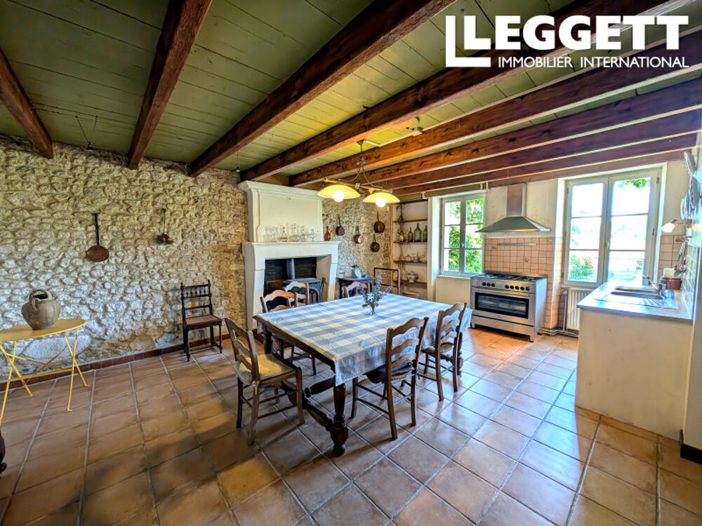 Vente Maison Charmante propriété de  3 chambres - Jardin, Dépendances, Carport. A 10mn de Barbezieux en Charente CondÉon