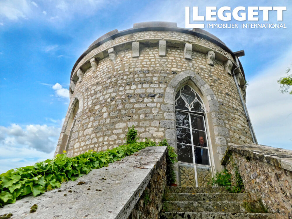 Vente Propriété/Château À Pont-de-l?Arche, à  1h30 de Paris, se cache une propriété , dont les origines remontent remontent à l?an 969 Pont-de-l'arche