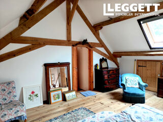 Vente Maison Maison de caractère rénovée. Vaste terrain bucolique de 9000 m² et cadre naturel préservé en bord de rivière. ChÂteau-sur-cher