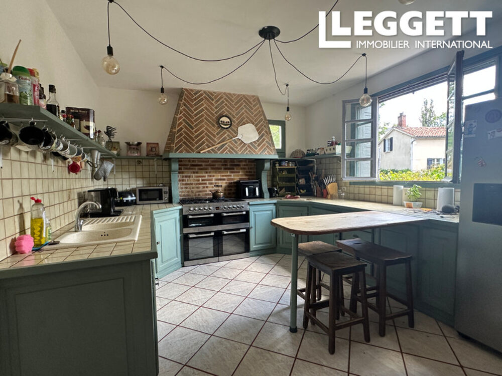 Vente Maison Maison 5 chambres avec vues imprenables sur Nontron, jardin avec rivière, studio et potentiel gîte en Dordogne Nontron