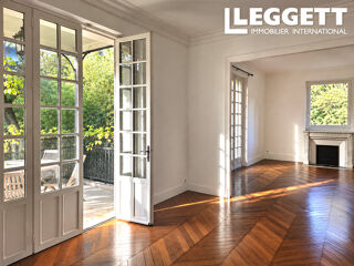 Vente Maison Élégante Maison de Maître en Meulière à Versailles. 7 Ch, Jardin Arboré, Calme, Charme d?Époque, Paris à 14km. Versailles