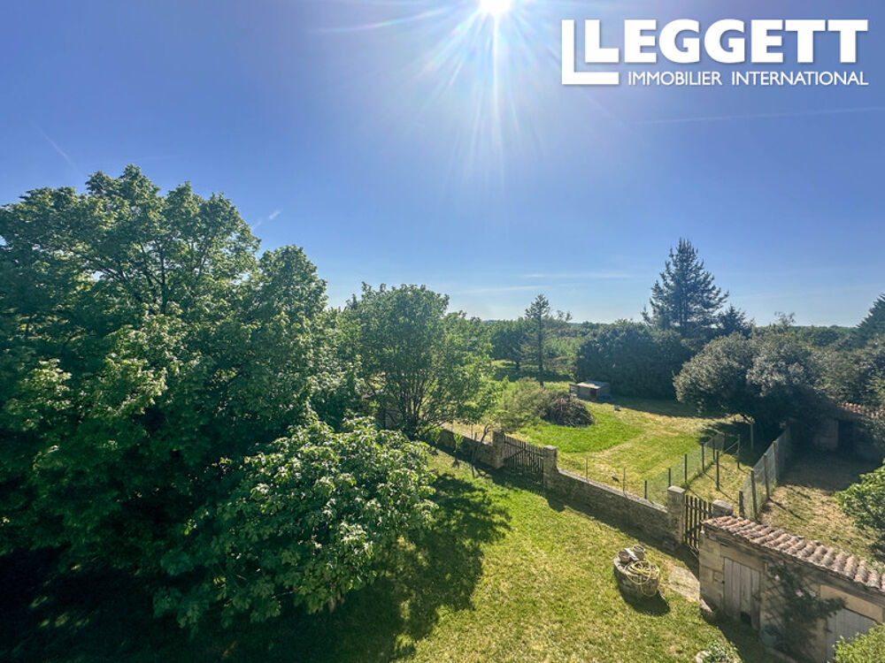 Vente Maison Maison de Maître dans un hameau calme avec jardins arborés et dépendances. 4 chambres. Proche Cognac. Migron
