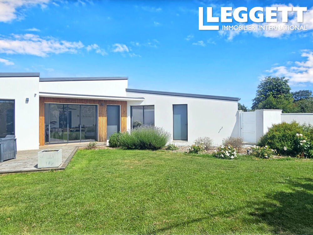 La Garnache ? Maison plain-pied 2022 RT 2012, 110 m², deux chambres sur terrain paysager clos de 700 m²