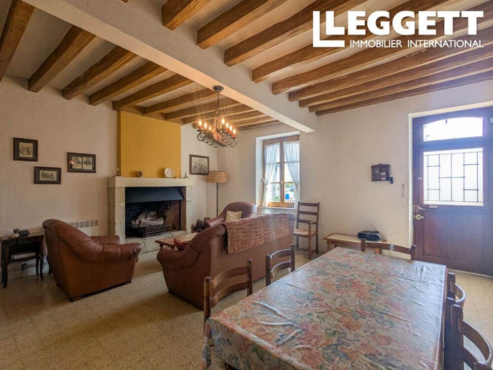 Charmante maison de 3 chambres, proche d?un lac de baignade très apprécié, avec un terrain indépendant.