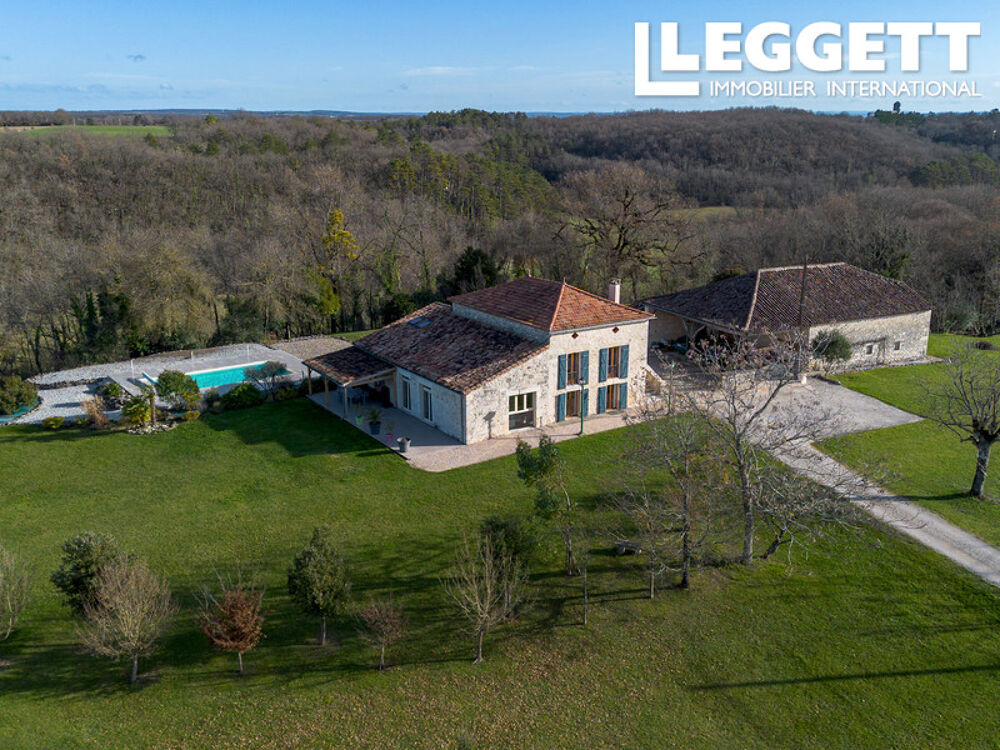 Vente Maison Superbe propriété rénovée avec piscine, vues et 1,8 ha près de Montpezat-de-Quercy Montpezat-de-quercy