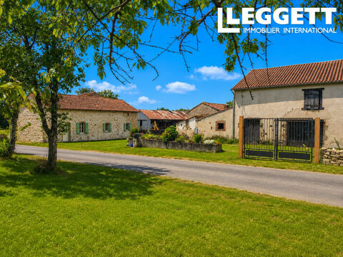   Une ferme en pierre à finir, avec plusieurs dépendances et 7.7ha de terrain attenant Maison - 4 pièce(s) - 93 m²