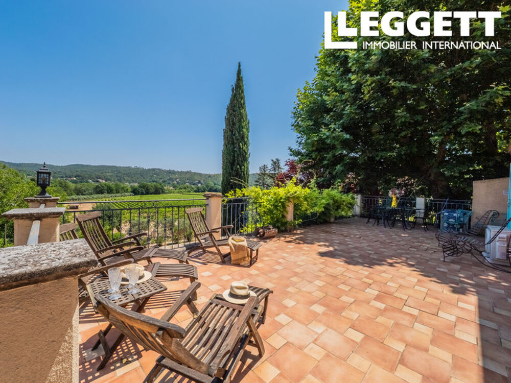 Vente Maison À Correns ? Élégante Demeure de 247m2, 4 chambres, 2135 m2 de terrain, cuisine d'été et piscine Correns