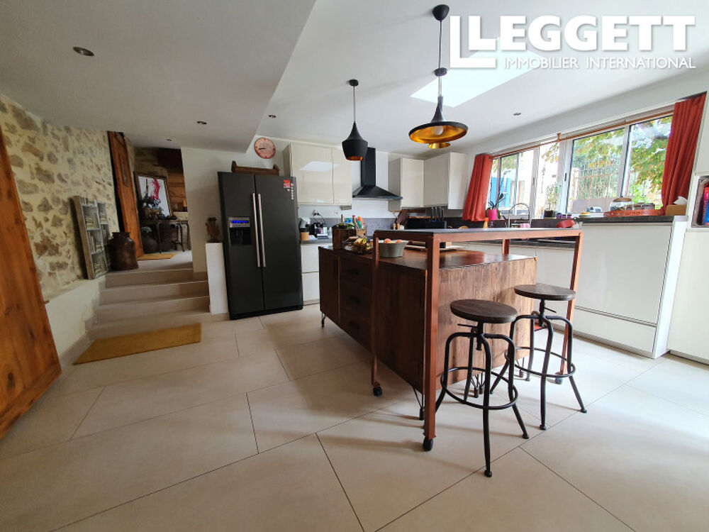 Vente Maison Propriété viticole, mas en pierre de caractère récemment rénovée avec potentiel locatif. Saint-laurent-de-carnols