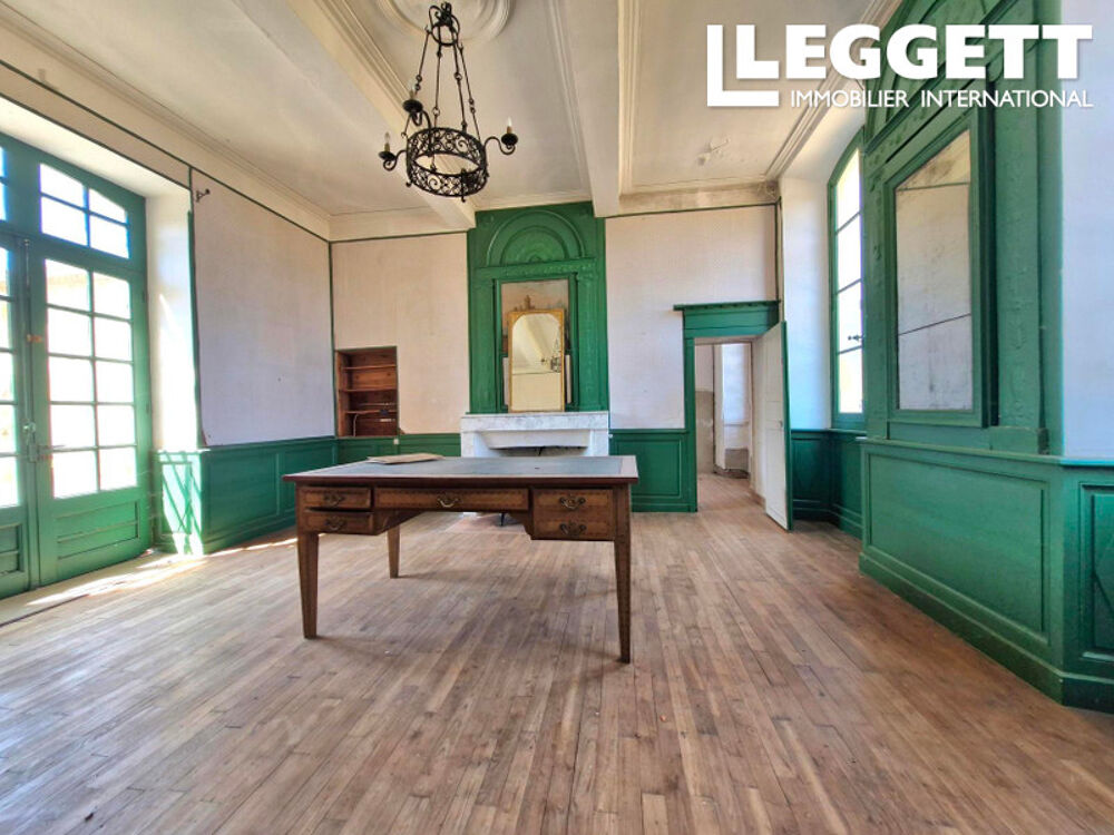 Vente Propriété/Château Château de caractère à rénover avec aile habitable, dépendances et fort potentiel en Dordogne Saint-germain-et-mons