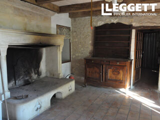 Vente Maison Joli maison de maître en pierre du XVIIe siècle, situé au centre d'un village de Dordogne. Paussac-et-saint-vivien