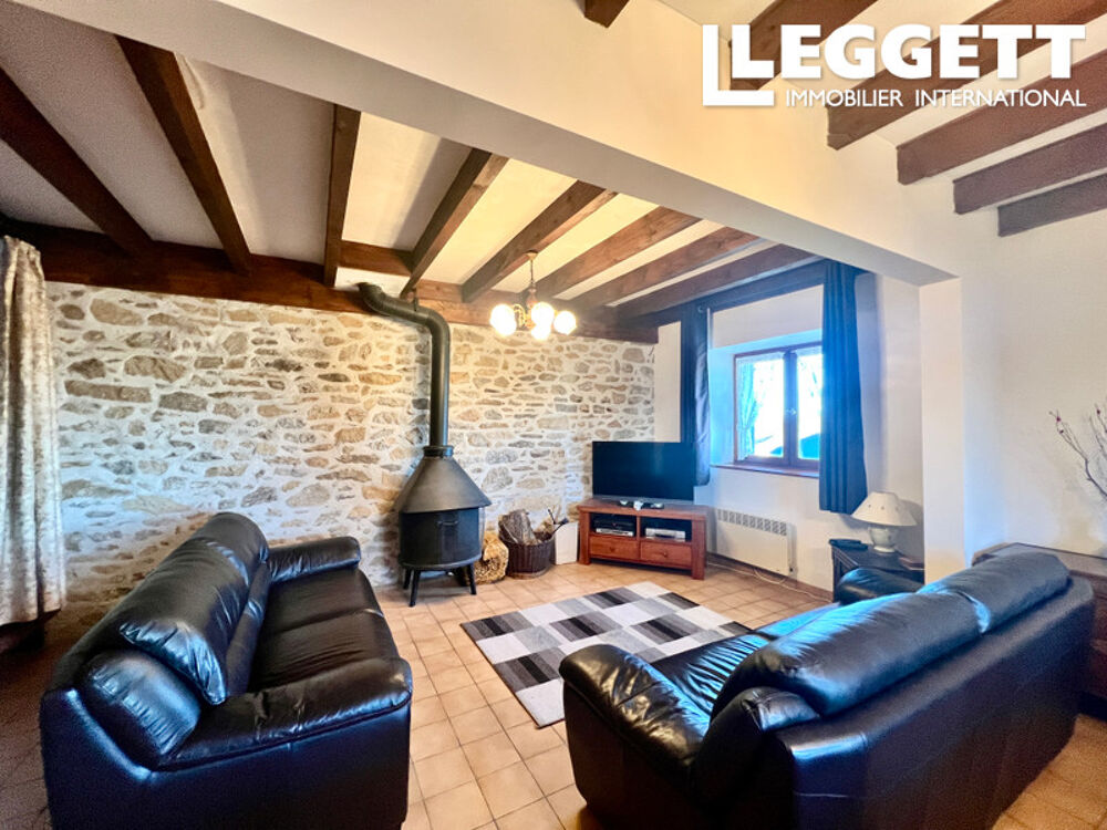 Vente Maison Un joli cottage en pierre avec quatre chambres et un jardin attenant offrant une vue agréable. Fursac