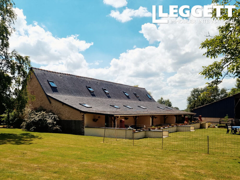 Vente Maison Complexe de 3 gîtes avec logement séparé des propriétaires avec terrain pour chevaux proche de Château Gontier ChemazÉ