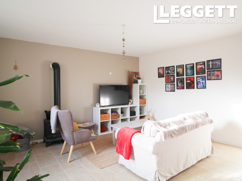 Maison en pierre rénovée de 4 chambres avec gîte 2 chambres, dépendances et jardin