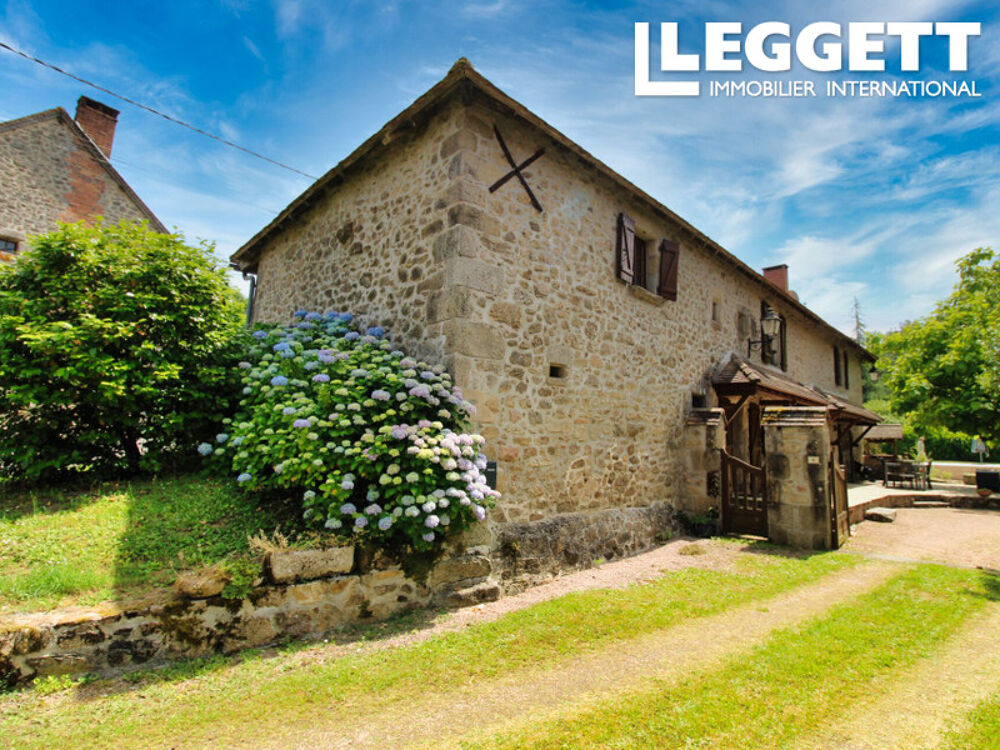 Vente Maison Authentique Périgourdine en pierre de 6 chambres, garage, préau, piscine jardin clos sur 2783m2 de terrain. Abjat-sur-bandiat
