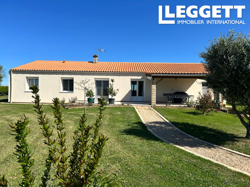 Maison 7 pièces 123 m² · à Saint-Romans-lès-Melle · 123 m² · 300 000 €