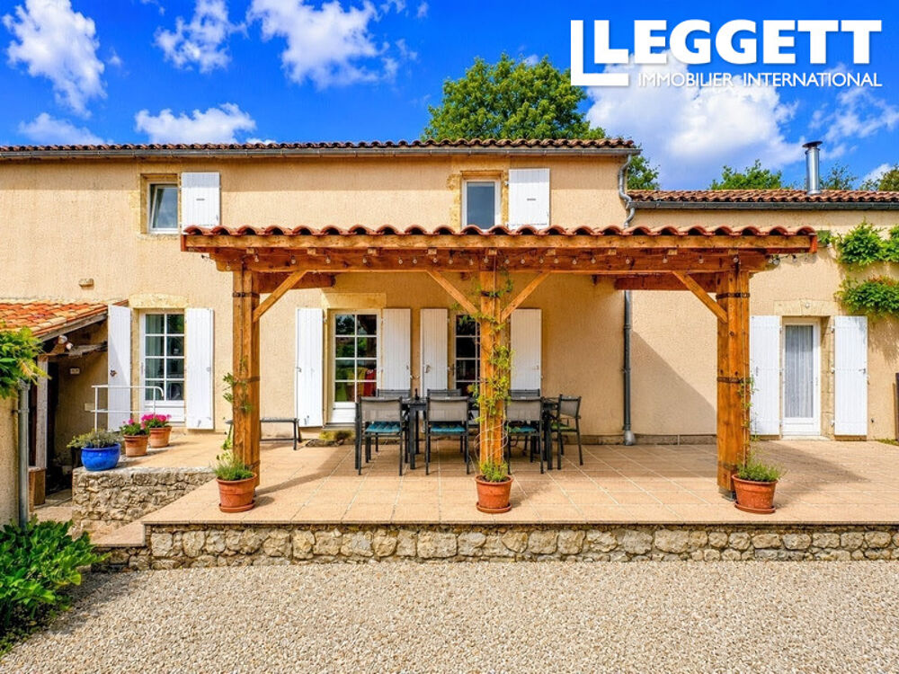 Maison 8 pièces 193 m² · à Saint-Hilaire-des-Loges · 193 m² · 265 000 €