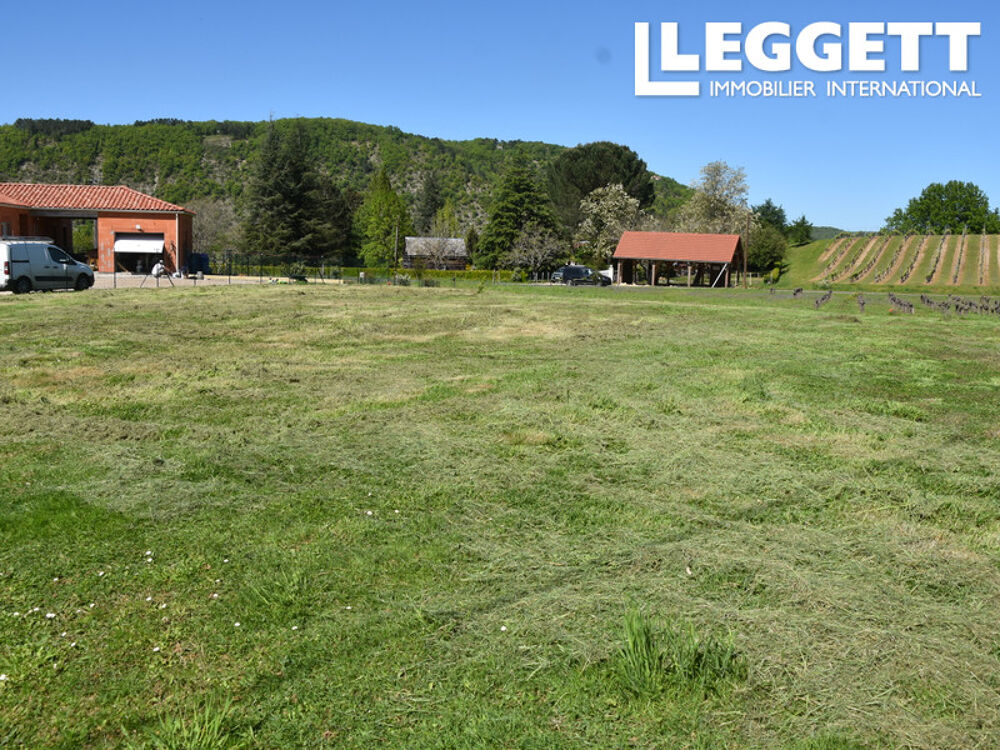 Vente Terrain Terrain constructible au calme dans la vallée du Lot au milieu des vignes d'une surface de 1835 m2 . Anglars-juillac