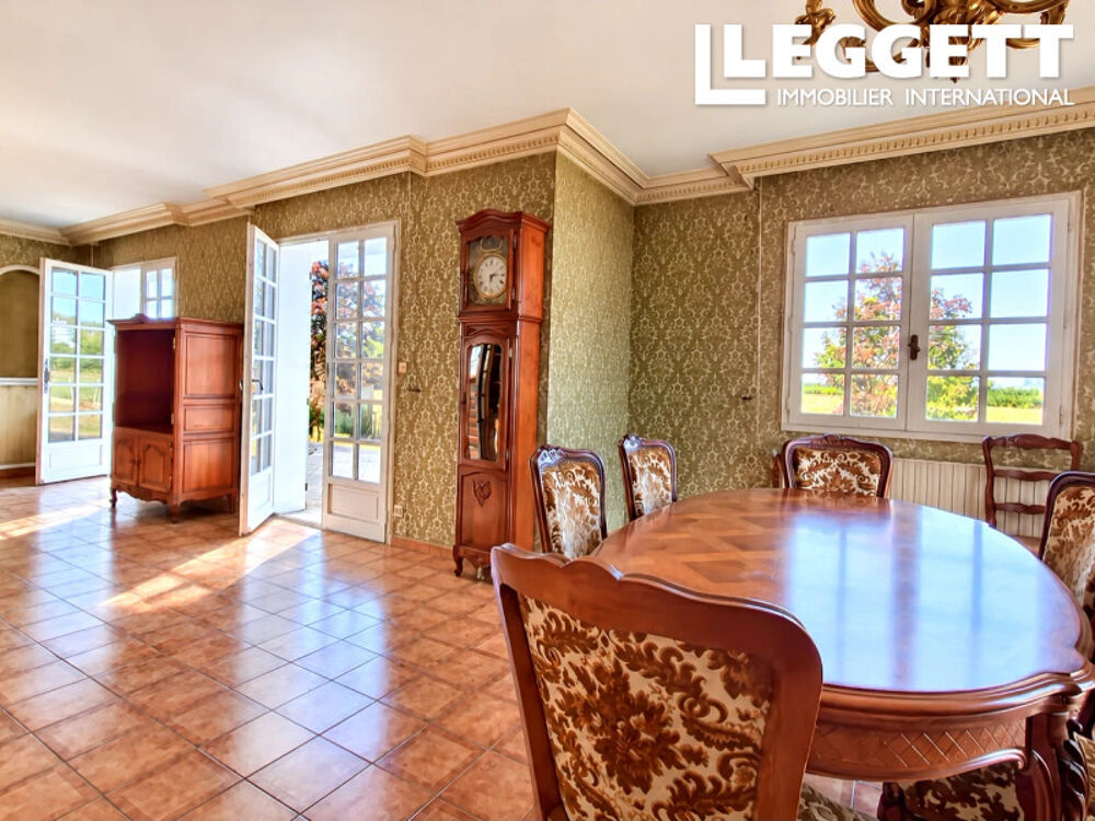 Vente Maison Spacieuse maison de 7 chambres avec appartement indépendant, dépendances et terrain de 5 363 m² Saint-just-le-martel