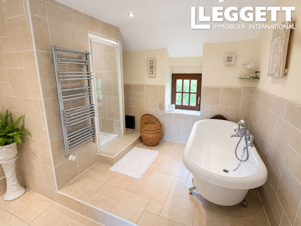 Magnifique maison en pierre à Mobecq - 170m2 - 4 chambres - 2 sdb - beau jardin - grand garage - isolée