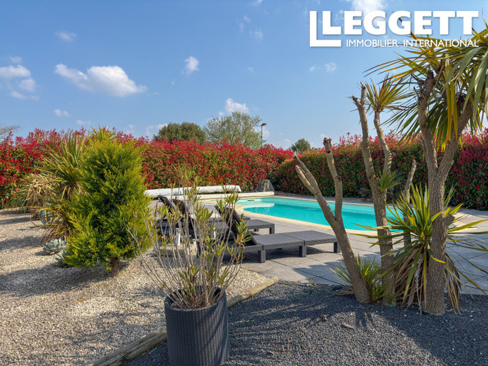 Vente Maison Élégante villa de plain-pied avec piscine, 6 chambres, jardin paysager et vue dégagée Villeneuve-lÈs-montrÉal