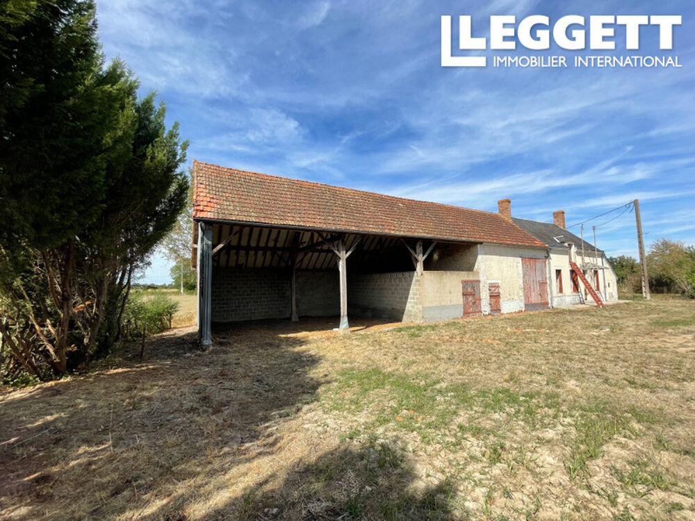 Vente Maison Ferme traditionnelle située dans un cadre idyllique, avec des granges et une longue allée privée. Saint-hilaire-en-ligniÈres