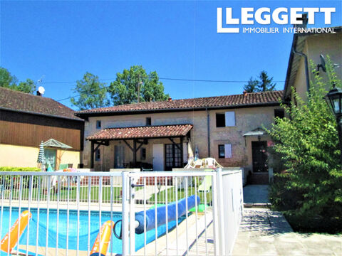   Dans une tr�s joli village de Dordogne, au sein d'une copropri�t�, maison de vacances - Proches commodit�s. Maison - 5 pi�ce(s) - 85 m�