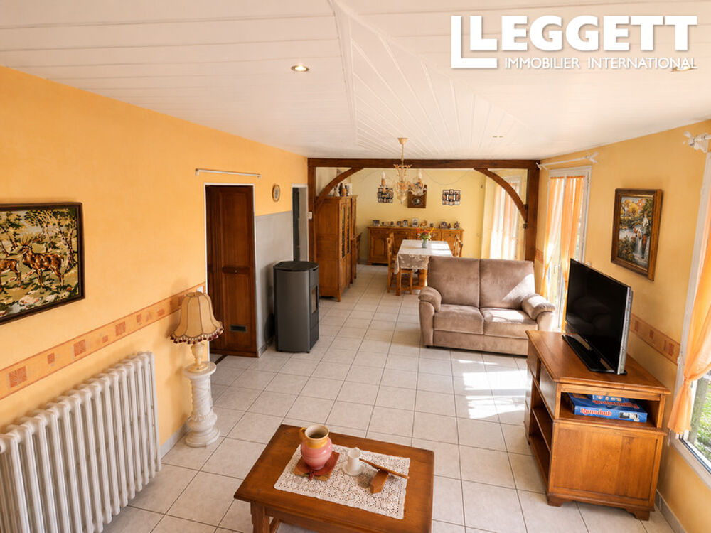 Maison de lotissement 3 chambres avec jardin et sous-sol complet, à la FERTE MACE, proche école et commerces