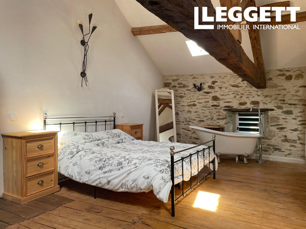 Maison 3 ch rénovée avec soin, dans un hameau calme près d'Oradour-sur-Vayres, avec combles aménagés.