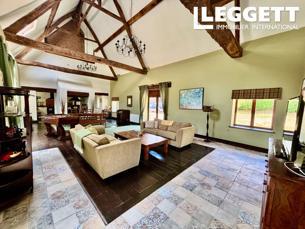 Vente Maison Élégante maison en pierre de 5 chambres avec impressionnante grange rénovée et dépendances à Saint-Priest-Ligo Saint-priest-ligoure