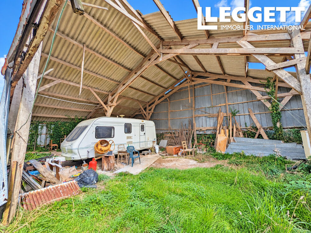 Vente Maison Maison avec 4 chambres à rénover entièrement, avec nombreuses dépendances à seulement 5 minutes de la mer<br /> PlounÉvez-lochrist