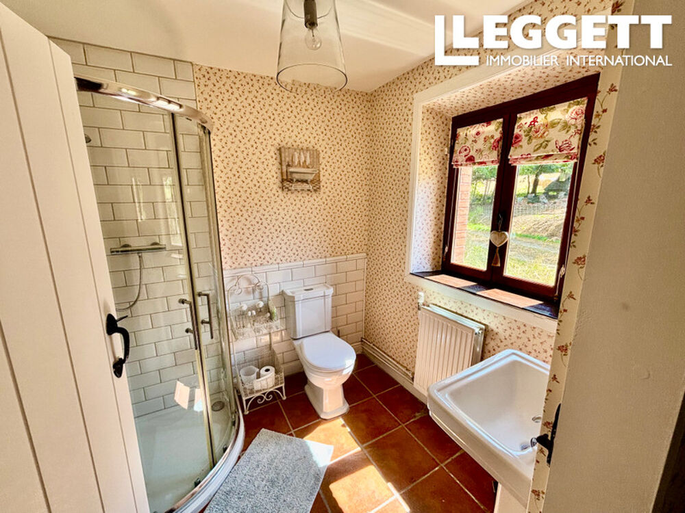 Vente Maison Élégante maison en pierre de 5 chambres avec impressionnante grange rénovée et dépendances à Saint-Priest-Ligo Saint-priest-ligoure
