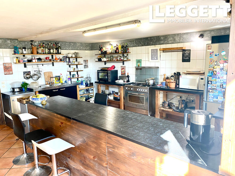 Vente Maison Belle longère en campagne à fort potentiel commercial, 8 minutes de Villedieu. Montaigu-les-bois