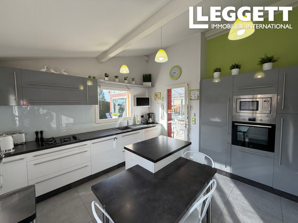 Vente Maison Maison contemporaine 180 m², vue Monts du Lyonnais, piscine et jardin sans vis-à-vis sur un terrain de 1000 m² Vourles