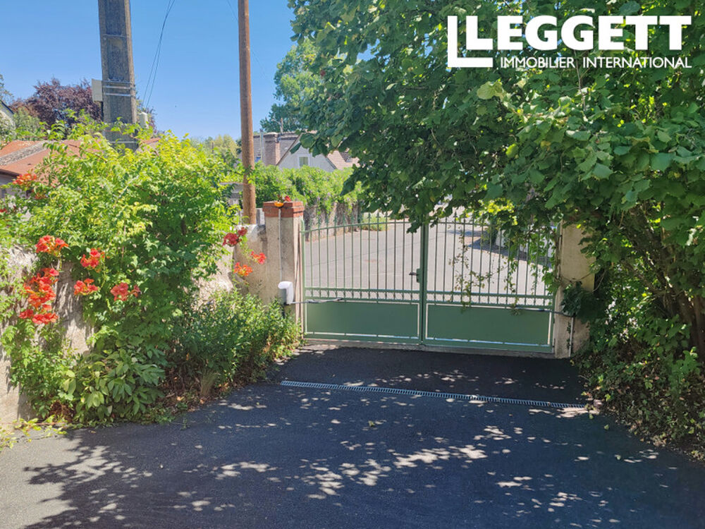 Vente Maison Maison de 120m2, 3 chambres, 1 salle d'eau, double garage, jardin avec terrasse et même une cave. DPE C GES A. Cerelles