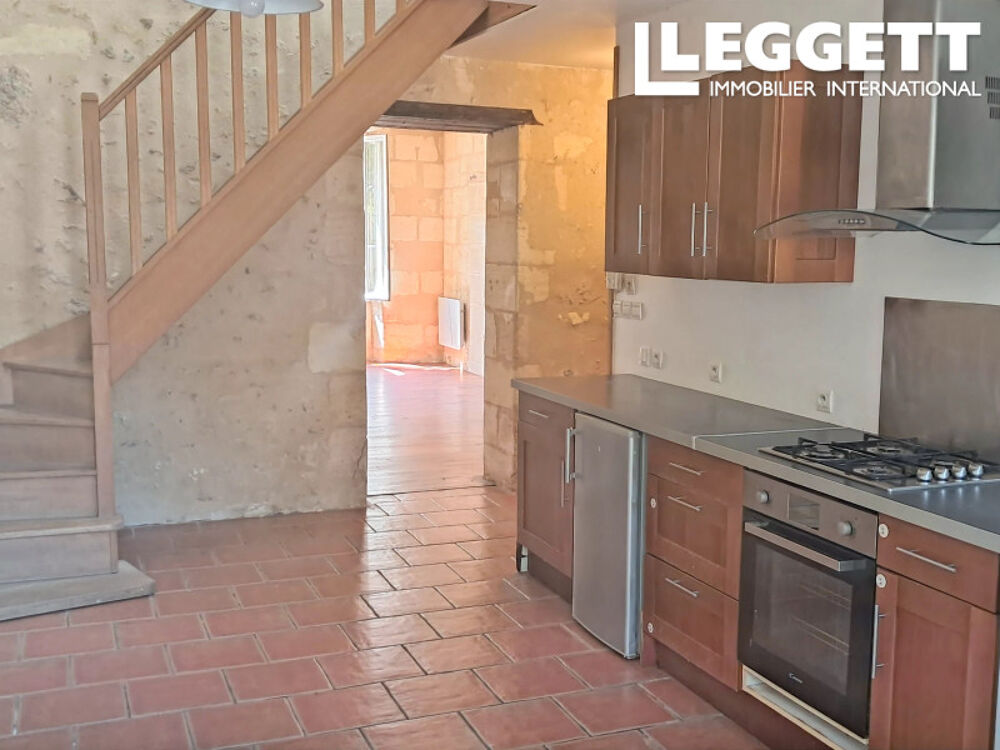 Maison de village charmante avec 3 chambres & jardin. Jolie rue calme à Plassac