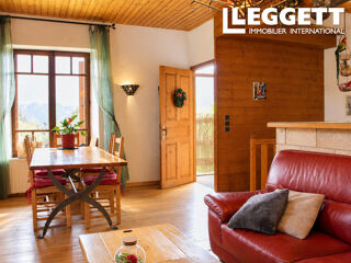 Vente Maison Maison du village, 90m2 (66 loi carrez), 3 chambres à Courchevel, avec un grand jardin et des vues panoramic. Courchevel