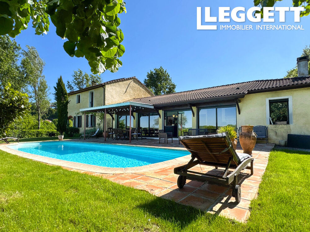 Spacieuse maison 6 chambres, avec piscine, vue imprenable & 5 ha de terrain ? À 5 km de Montcuq