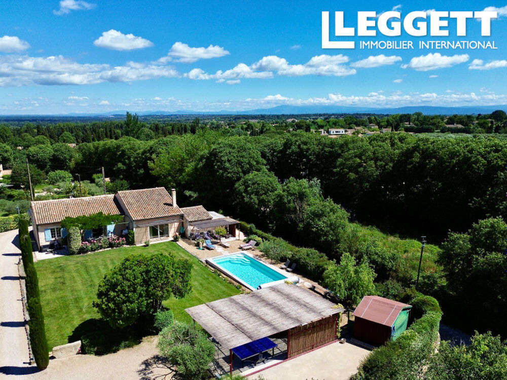 Villa exceptionnelle nichée entre les Alpilles et le centre historique de Saint-Rémy