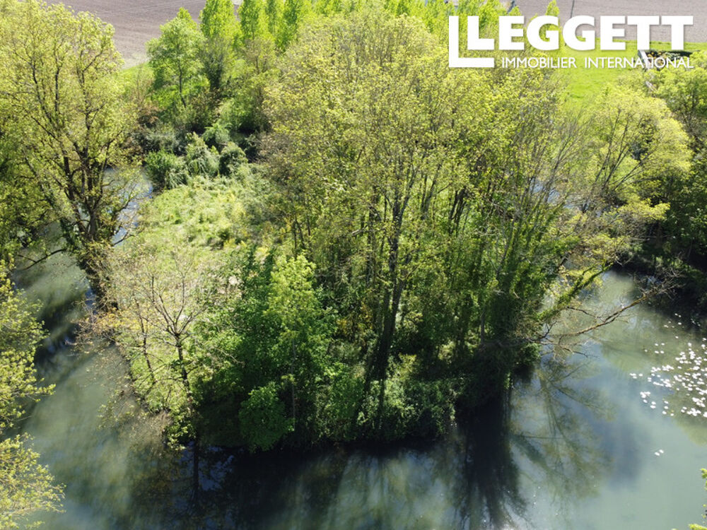Vente Maison Propriété exceptionnelle : logis avec tour, en bord de rivière, avec étang et île privée ! Chef-boutonne