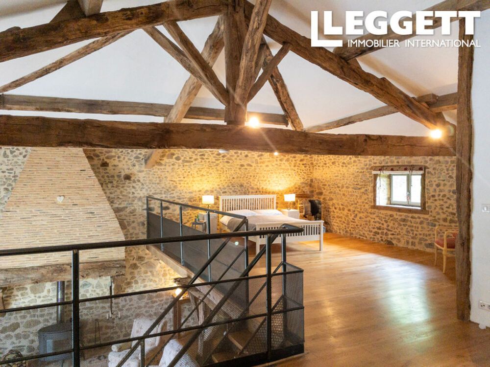 Vente Maison Une grange charentaise rénovée de style loft, pleine de caractère, lumineuse et spacieuse, open space 167 m² Terres-de-haute-charente