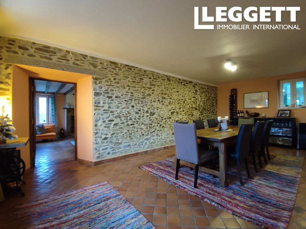 Vente Maison Leggett. Maison XVIIIe rénovée, 5 ch, 3 sdb, dépendances, 8000m², proche plages du Débarquement et commerces. Villiers-fossard