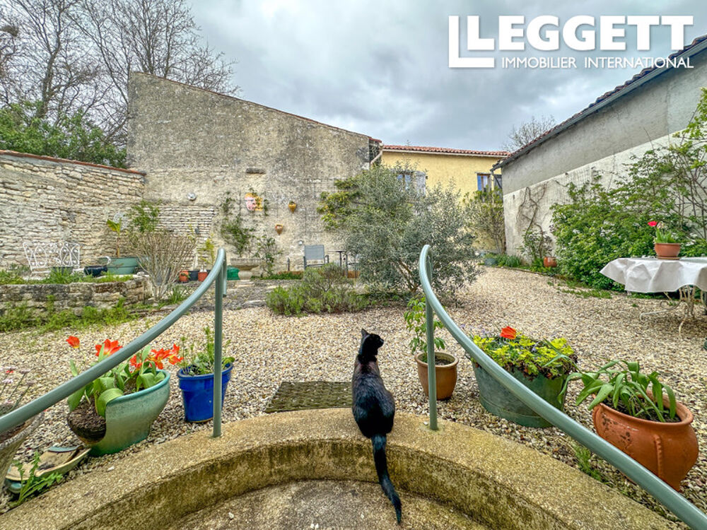 Propriété de charme et de caractère en village ? 4 chambres, un studio indépendant, Grange et piscine au sel.
