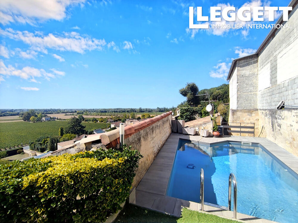 Vente Maison Demeure d?exception au pied d?un château médiéval, vues sur les vignobles, piscine rooftop sans vis-à-vis. Langoiran